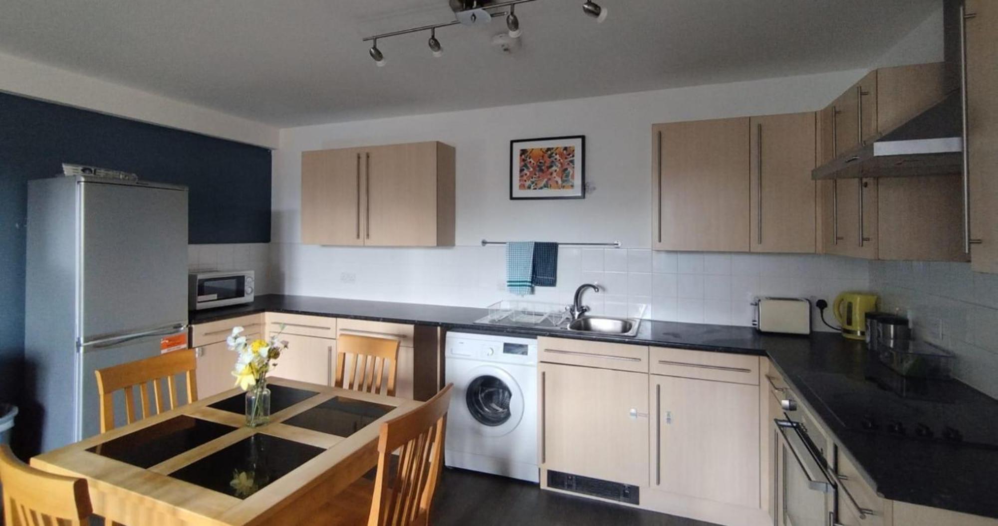 Business & Leisure City Centre 2 Bed En-Suite Apartment With Free Parking And Netflix Coventry Bagian luar foto