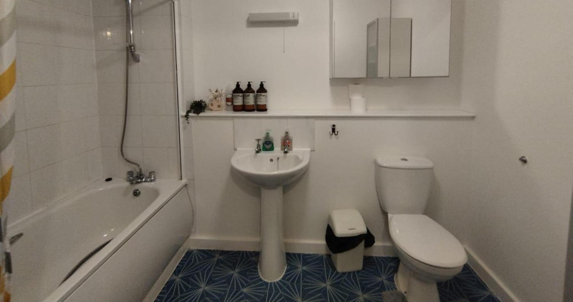 Business & Leisure City Centre 2 Bed En-Suite Apartment With Free Parking And Netflix Coventry Bagian luar foto