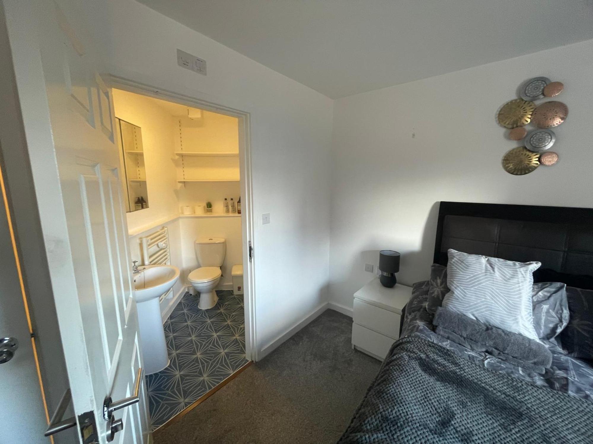 Business & Leisure City Centre 2 Bed En-Suite Apartment With Free Parking And Netflix Coventry Bagian luar foto