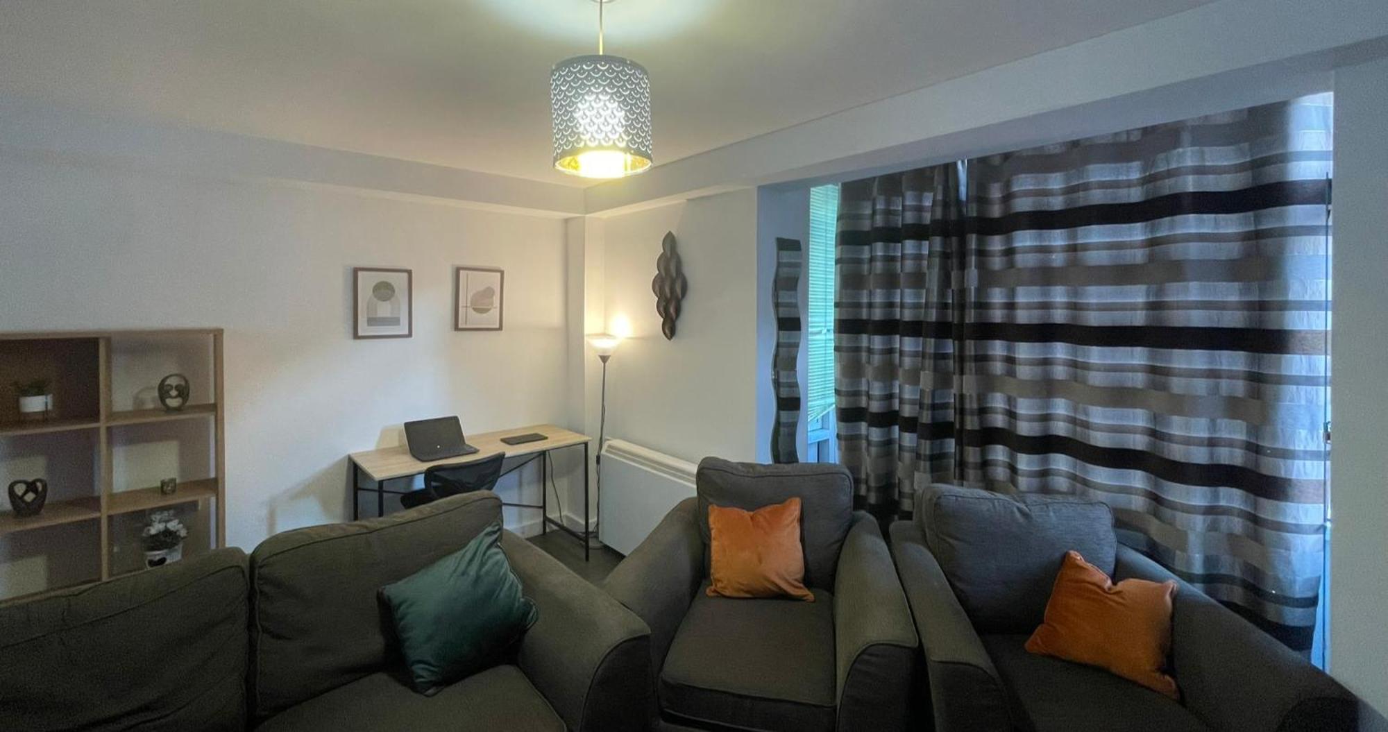 Business & Leisure City Centre 2 Bed En-Suite Apartment With Free Parking And Netflix Coventry Bagian luar foto